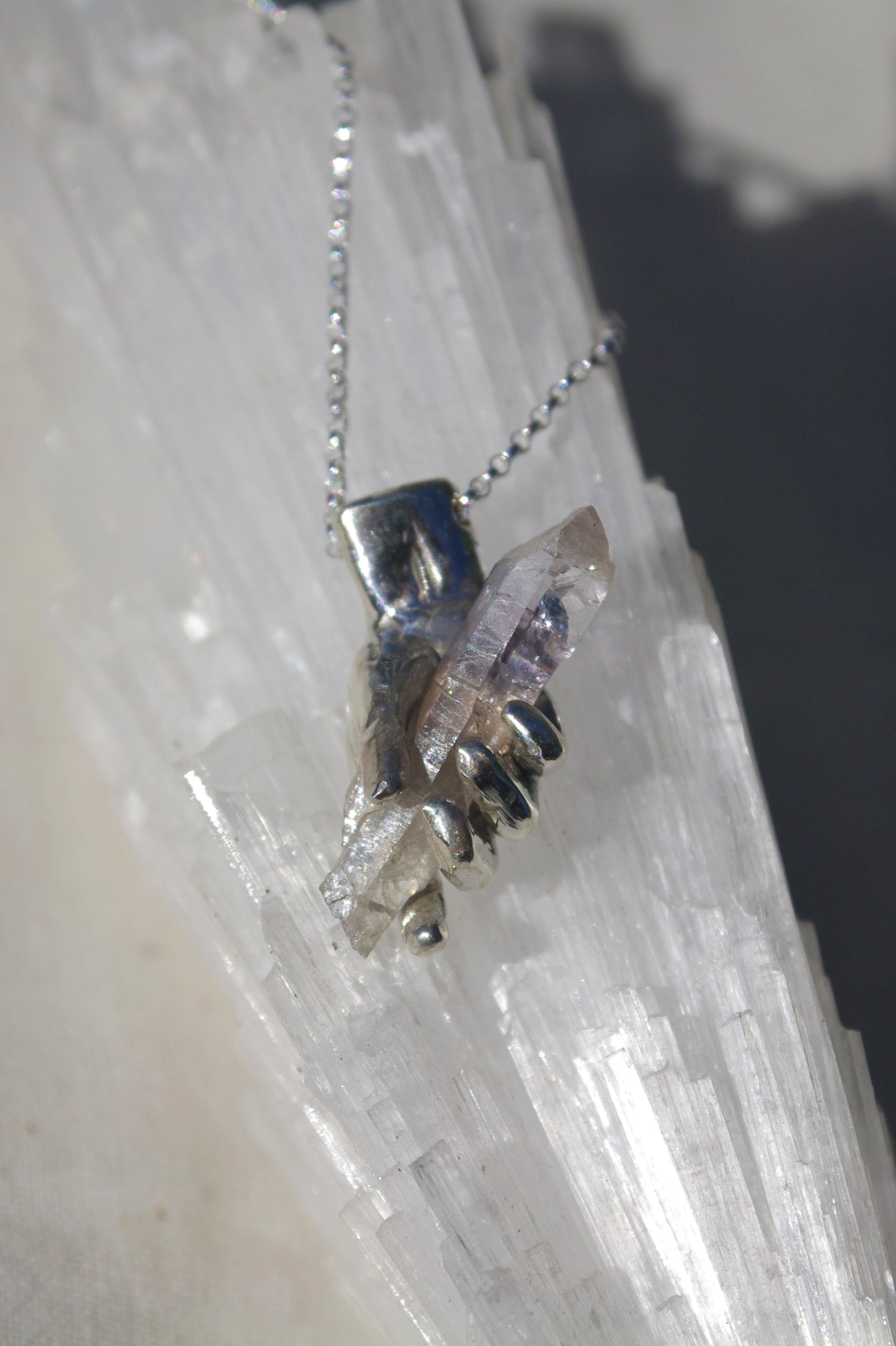 Collier main cristal d'améthyste n°1