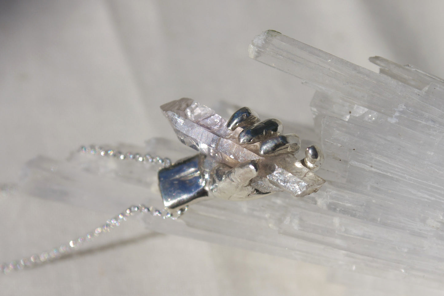 Collier main cristal d'améthyste n°1