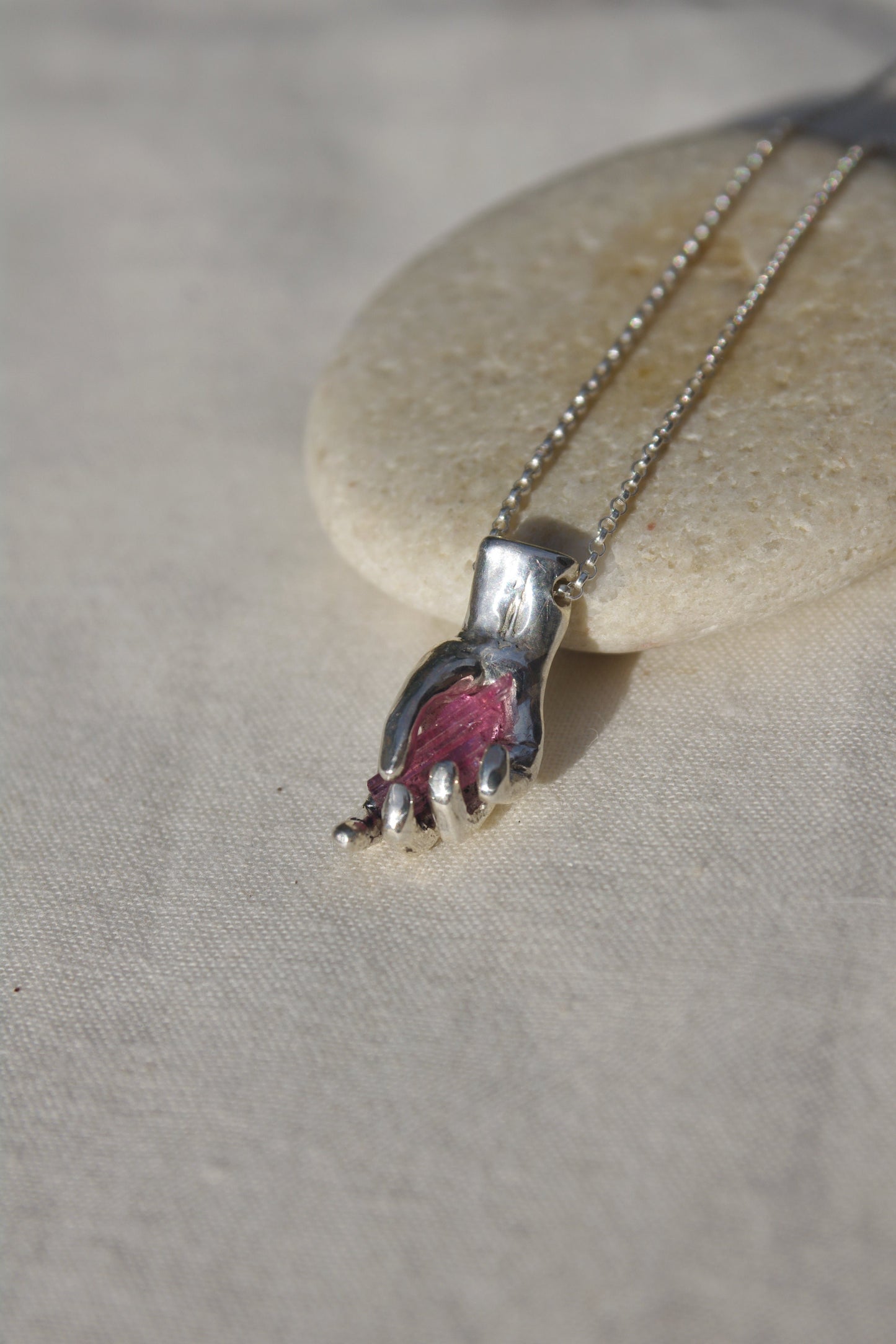 Collier main Tourmaline rose