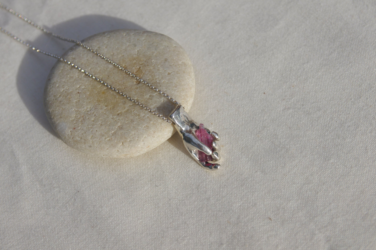 Collier main Tourmaline rose