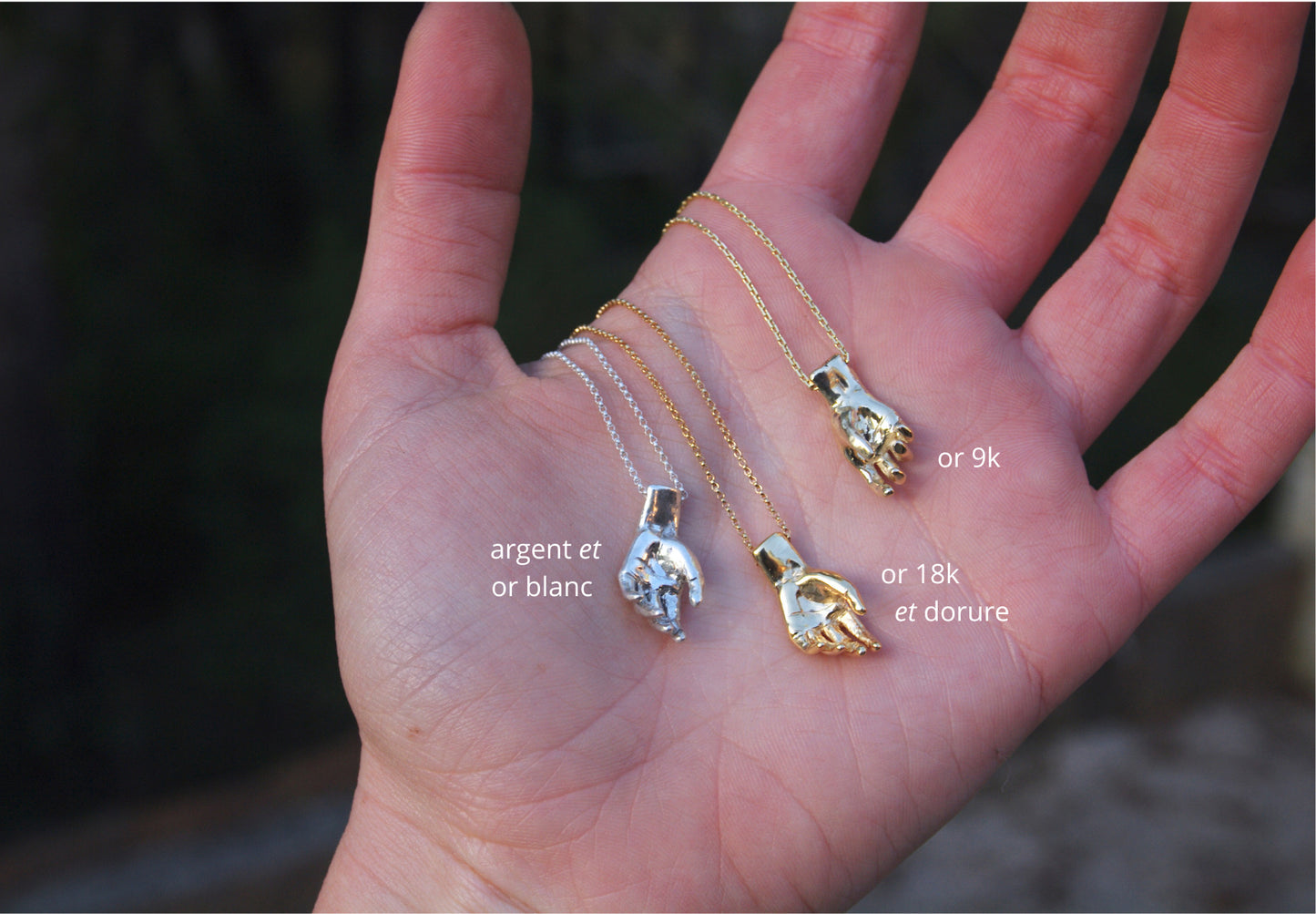 Collier Main nue entrouverte